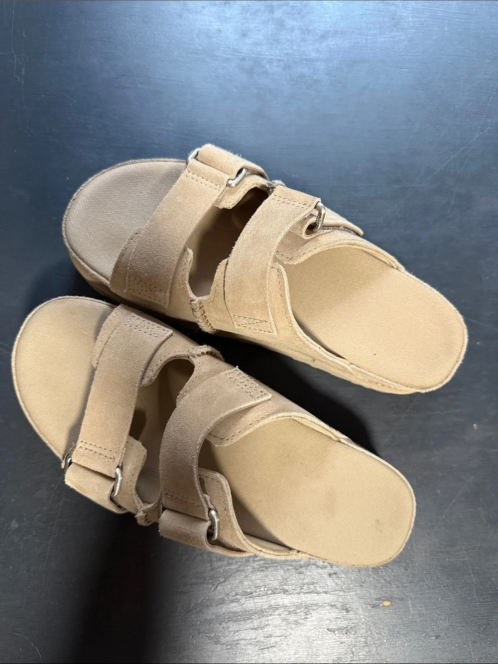 UGG Goldenstar Hi Slide